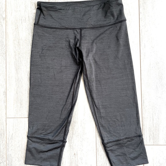 Lululemon Athletic Cropped Leggings - Picture 1 of 2
